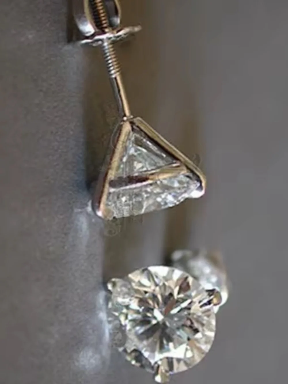 0.84Ct Round Cut Simulated Diamonds Silver Stud Earrings